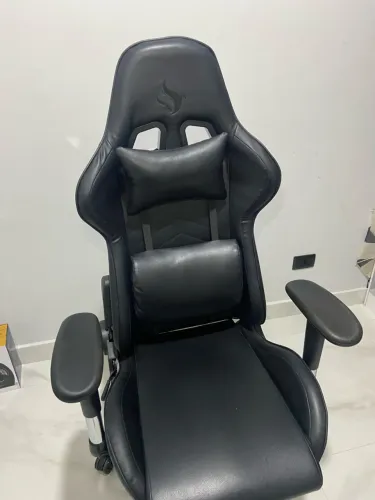Cadeira gamer torrando