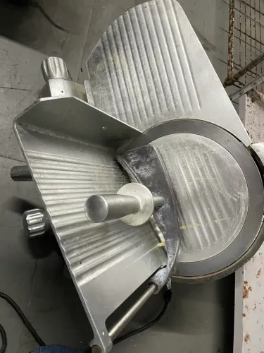 Fatiadora de frios excelente estado