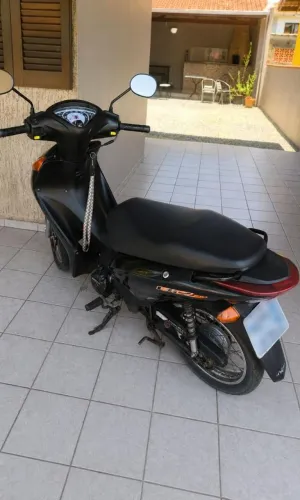 Moto biz em perfeito estado