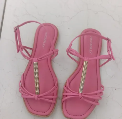 Rasteirinha feminina rosa?