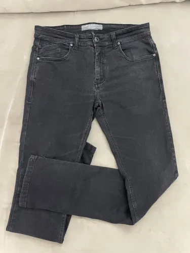 Vende-se calça jeans importada da Siberian