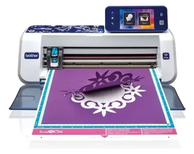 ScanNCut CM650W Brother - Kit para já começar ganhando com personalizados - seminova 