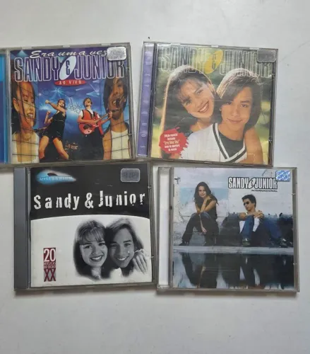 CDs Sandy e Júnior