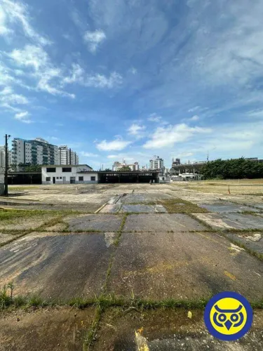 Área Comercial de 4.170m² com Estrutura Construída ao Lado do Estádio do Figueirense