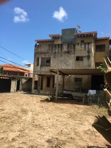 Casa + Terreno para Investimento ou Reforma em Itapuã