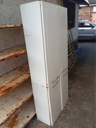 Armário de cozinha seminovo