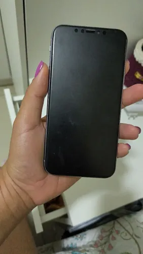 iPhone 11 roxo 128GB + 7 capas