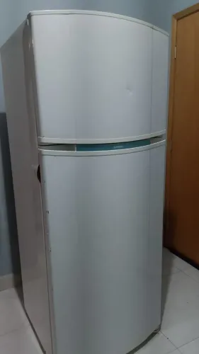 Vende-se geladeira 