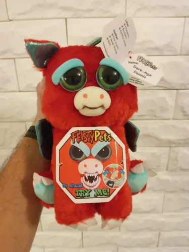 Feisty Pets original Dragão Vermelho Dark-age Dennis