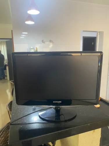 Monitor Samsung 22 polegadas, modelo B2230, funcionando perfeitamente.