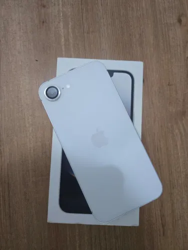 iPhone 16e + Capas na garantia Apple