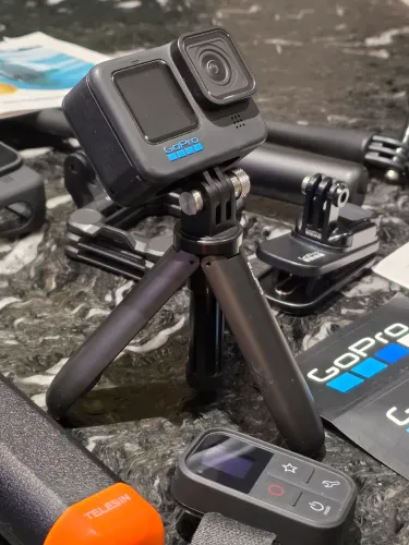 GoPro 10 Black com acessórios
