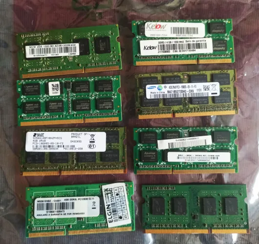 Várias memória Ram de 4 GB