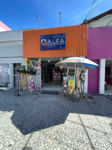 Bazar de construção no centro de Cabo Frio 