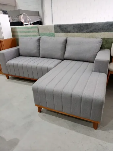 Sofá Fixo com chaise ( mostruário )