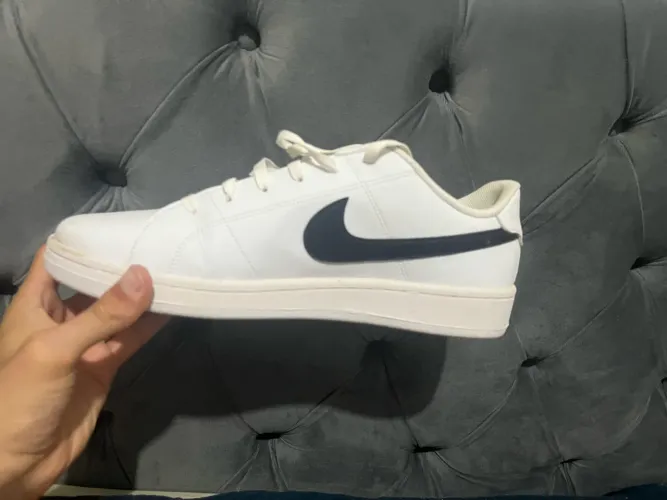 TÊNIS NIKE COURT ROYALE 2