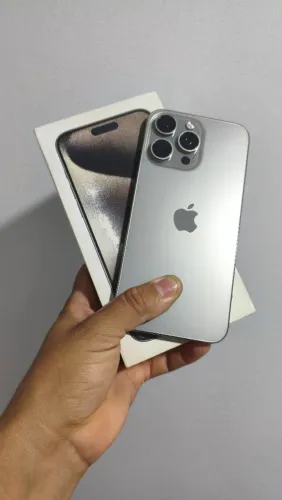 iPhone 15 pro Max 256 GB todo original