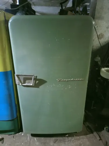 Geladeira antiga Frigidaire 