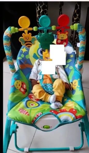 Cadeirinha de bebê vibratória
