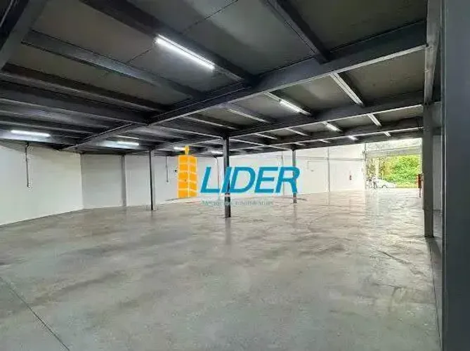 GALPÃO BEM LOCALIZADO