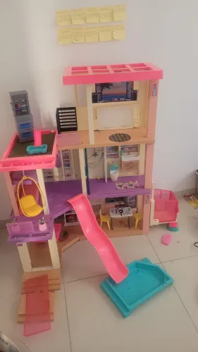 Vende-se casa da Barbie