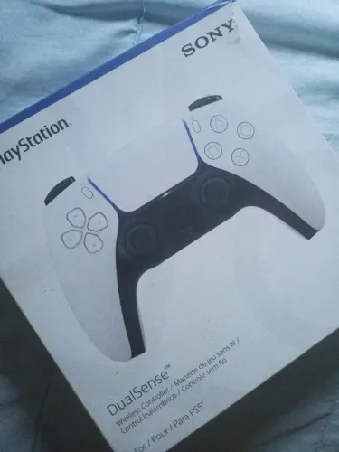 Estou vendendo um controle de ps5 novo zero na caixa valor 600$