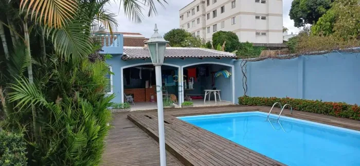 Casa a venda com 5 quartos, metragem de 242,78 m², Piscina, R$1.500.000