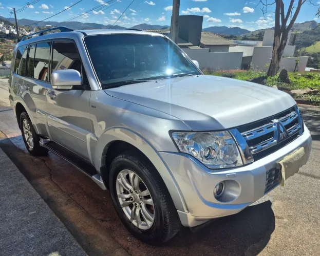 Mitsubishi Pajero HPE Full 3.2 4X4 T.i.dies. 5P AUT 2013