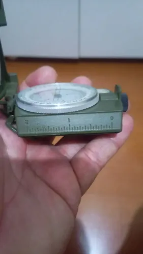 vendo bussola, estilo militar, nunca usado excelente