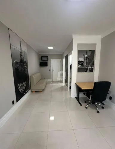 Sala Comercial a venda em Camboinhas.inhas