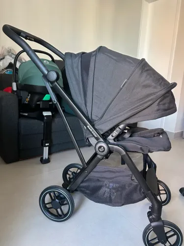 Carrinho Maxi Cosi Leona 2 Essential black 
