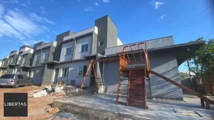 Casa Condominio em Porto Alegre, no bairro Vila Nova, com 2 dormitório(s), e 2 b