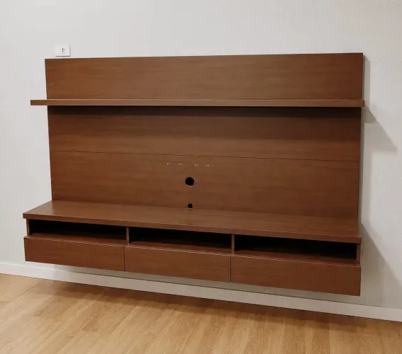 Painel TV Semi Novo!