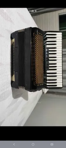Acordeon 120 baixos aceito troca.