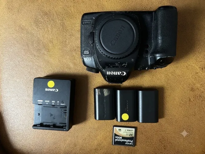 Vendo Câmera Canon Mark II