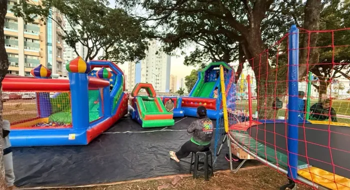 VENDO BRINQUEDOS INFLÁVEIS EM BRASÍLIA/DF