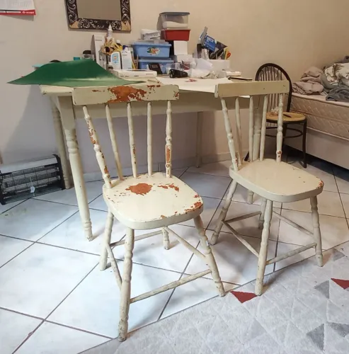 Por viagem vendo: mesa + 4 cadeiras