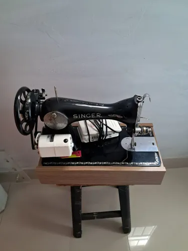 Vendo máquina de costura singer