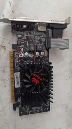 Placa de vídeo DDR3 GT210 1GB 64 bits