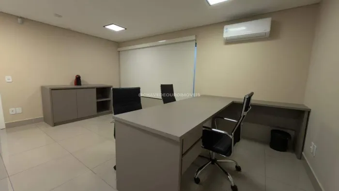 Comercial para aluguel, 4 vagas, Centro - Uberaba/MG