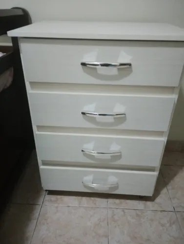comoda 4 gavetas