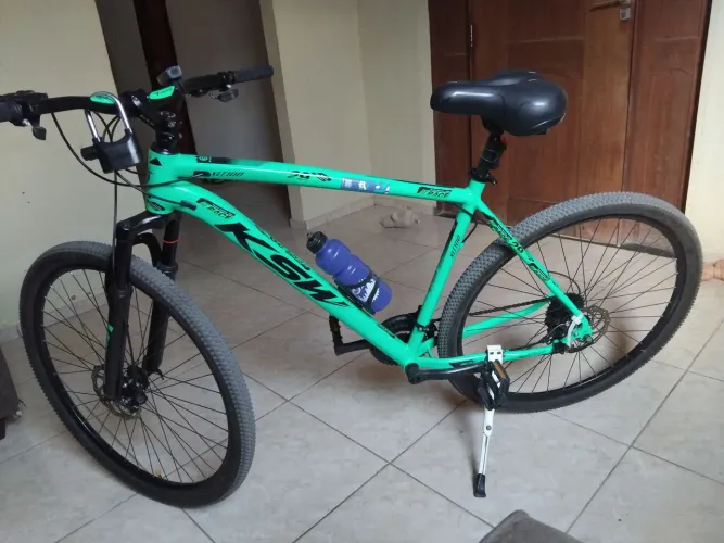 Vendo montanhas Bike 21 marchas freios a disco e amortecedor