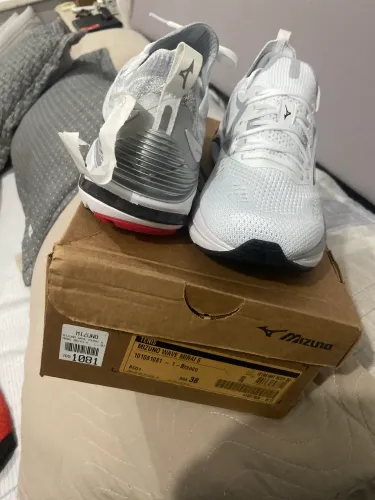 Tênis Mizuno mirai 6