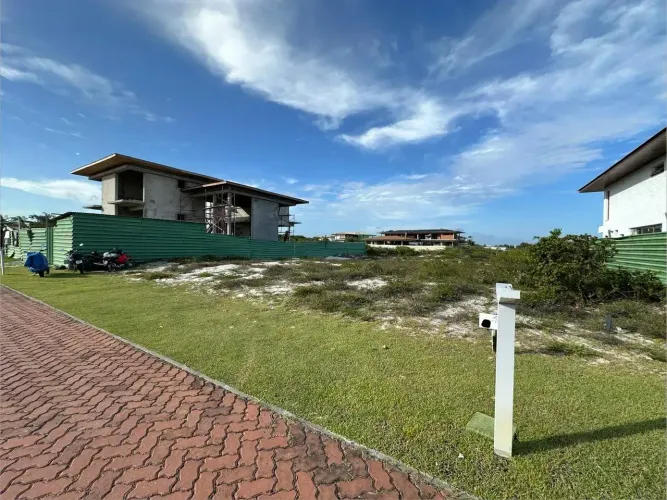 Oportunidade Única na Praia do Forte Condomínio Piscinas Naturais (Tartarugas)