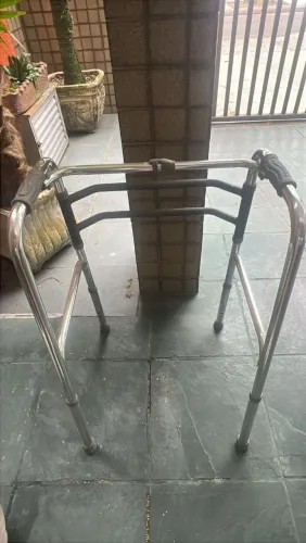 Andador idoso adulto dobrável articulável 