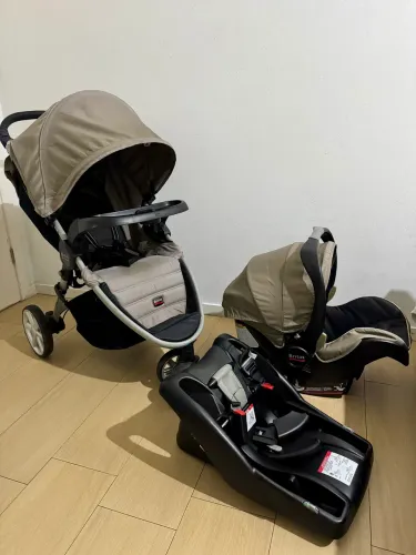 Vendo carrinho de bebê e bebê conforto importados