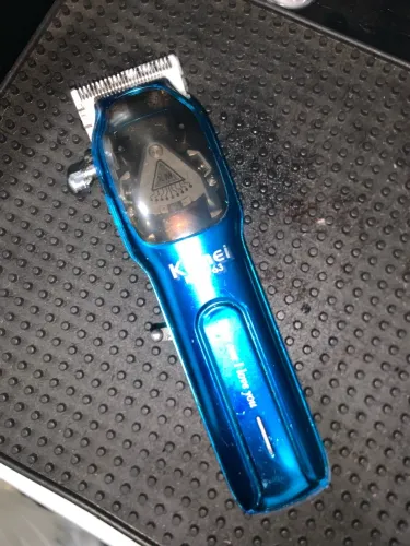 Máquina de cortar cabelo.