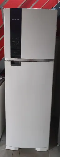 Geladeira Brastemp Frost Free ( pouco tempo de uso, motor novo com garantia de 1 ano )
