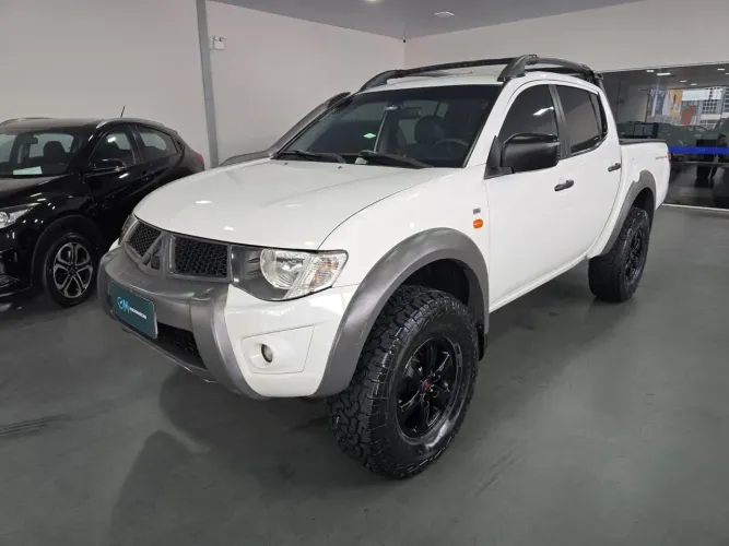 Mitsubishi L200 Triton Savana 3.2 CD TBI Dies. Mec. 2017