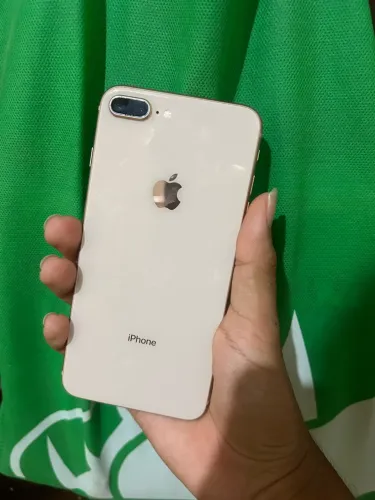iPhone 8 Plus
